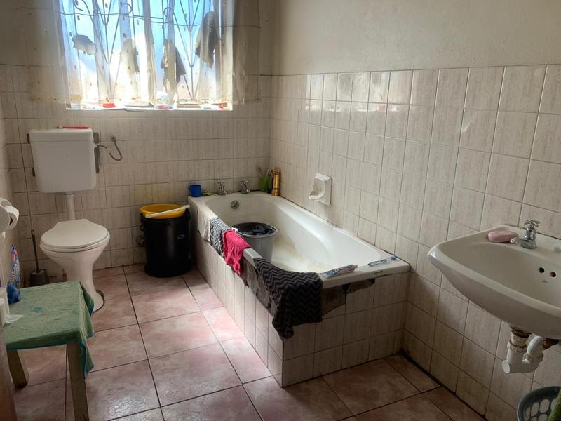 5 Bedroom Property for Sale in Devon Park Village Western Cape